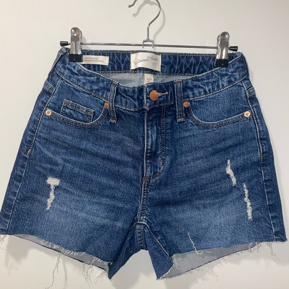 Universal Threads Curvy Vintage Midi Shorts - Picture 5 of 6